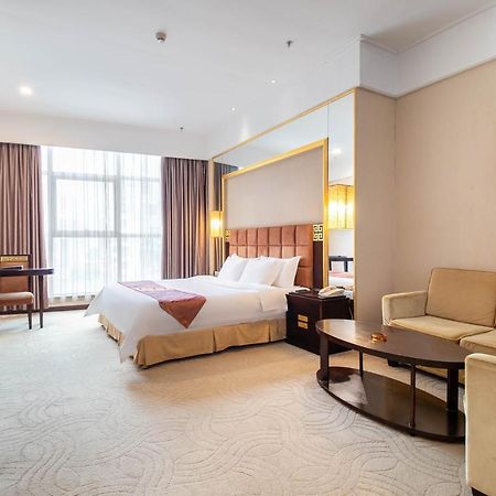Fortune Hotel Гуанджоу Екстериор снимка