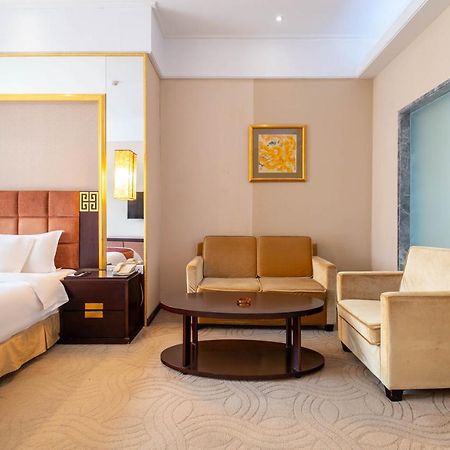 Fortune Hotel Гуанджоу Екстериор снимка