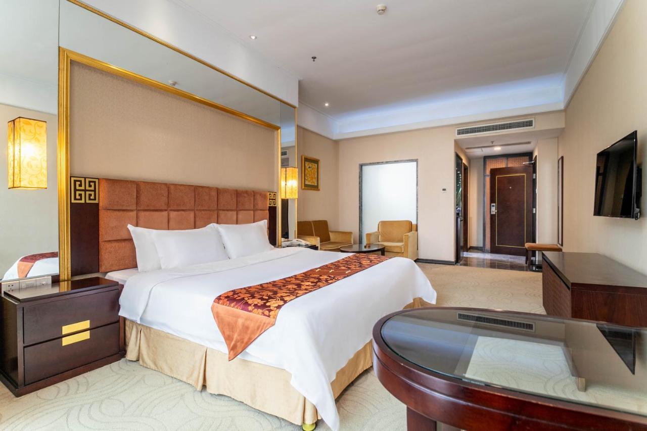 Fortune Hotel Гуанджоу Екстериор снимка