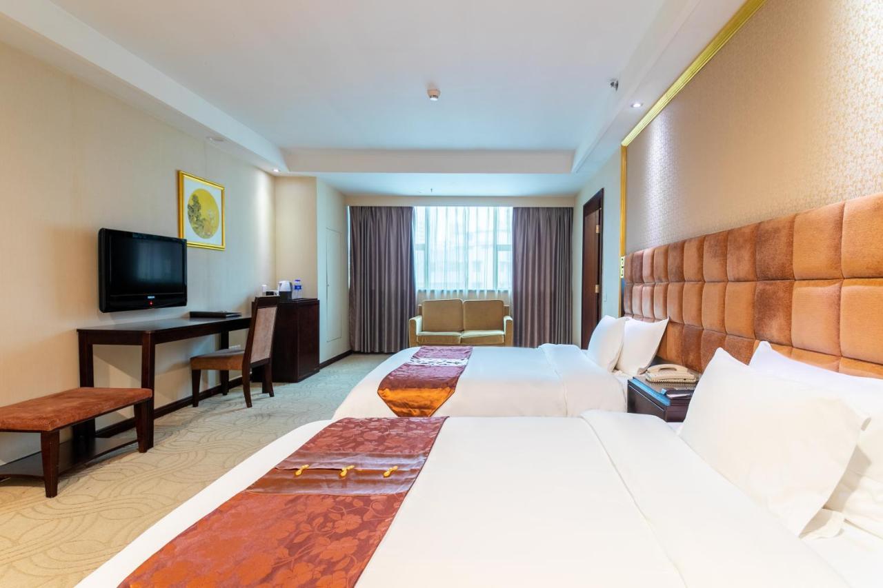 Fortune Hotel Гуанджоу Екстериор снимка