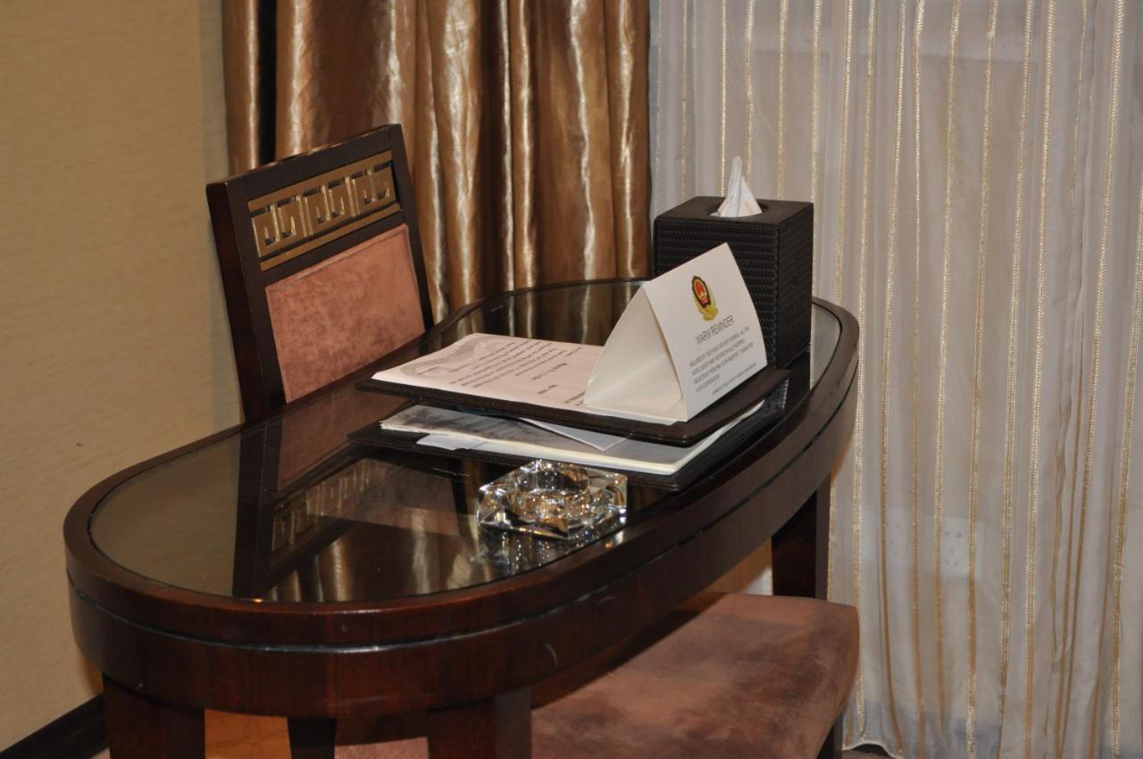 Fortune Hotel Гуанджоу Екстериор снимка