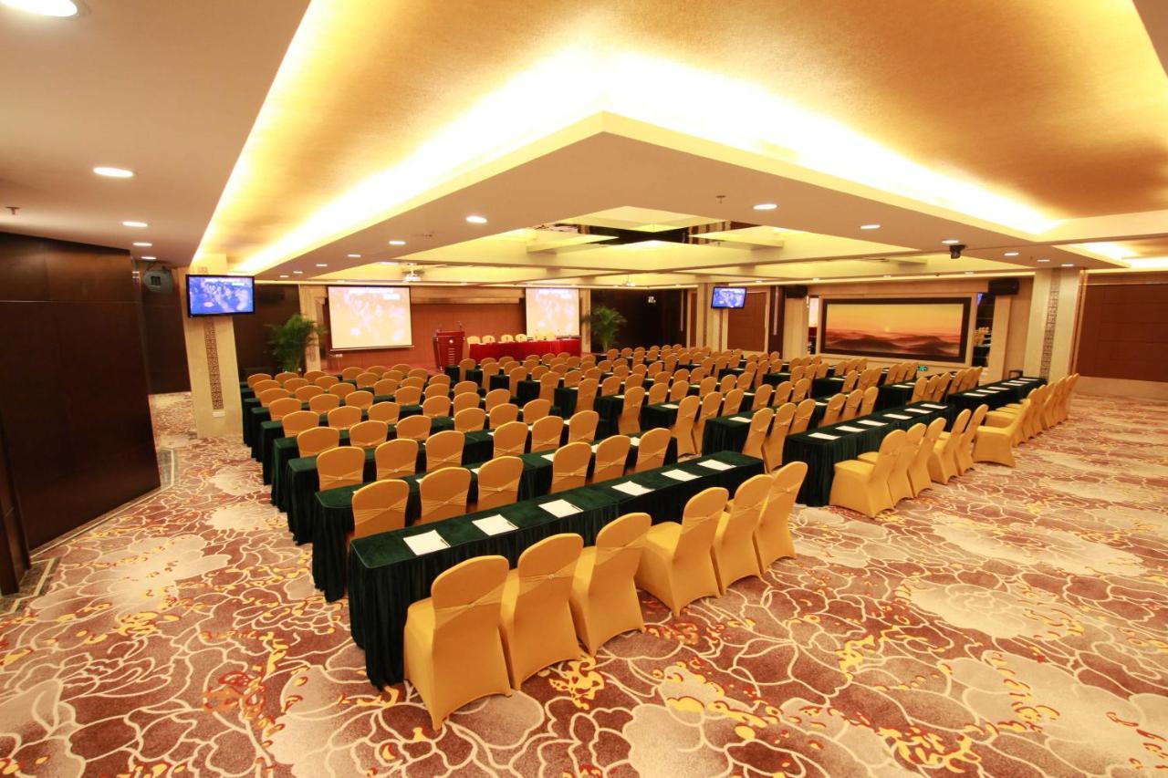 Fortune Hotel Гуанджоу Екстериор снимка