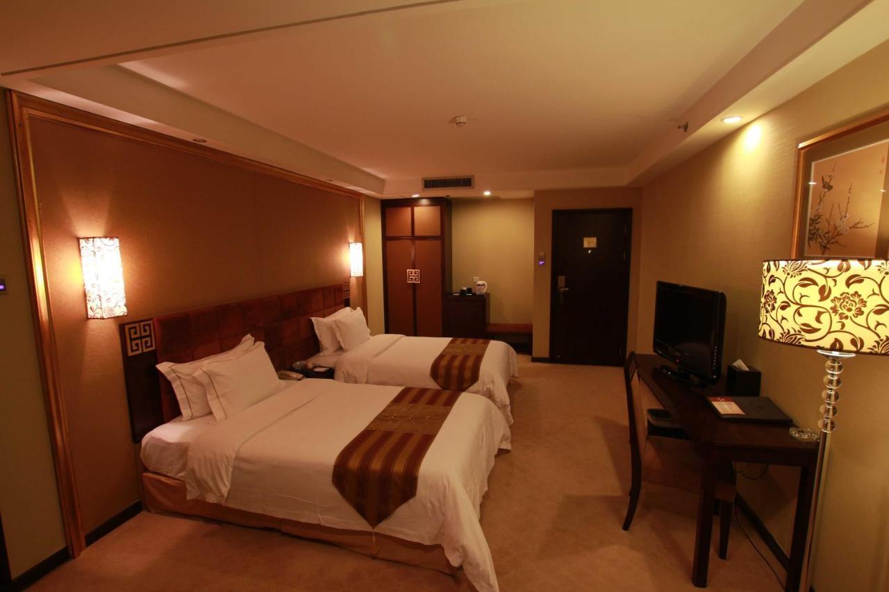 Fortune Hotel Гуанджоу Екстериор снимка