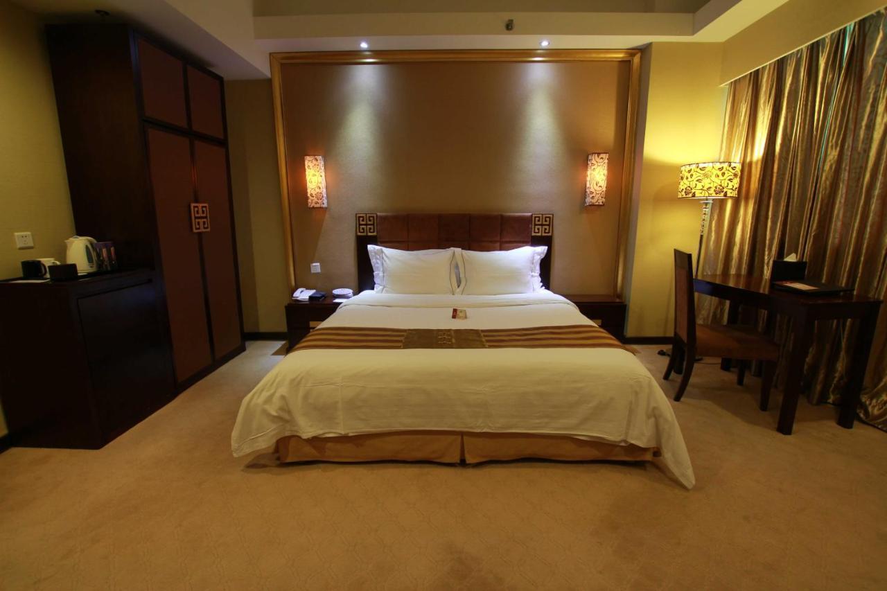 Fortune Hotel Гуанджоу Екстериор снимка