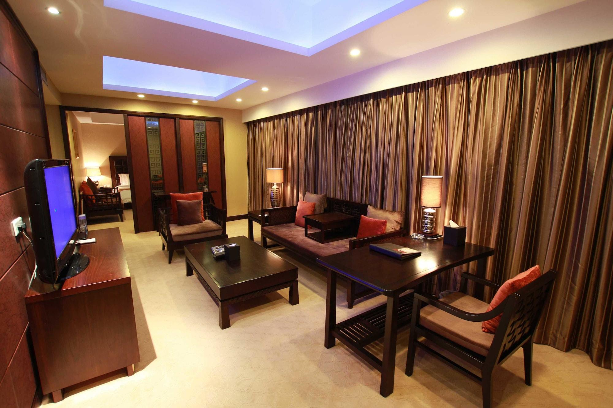 Fortune Hotel Гуанджоу Екстериор снимка