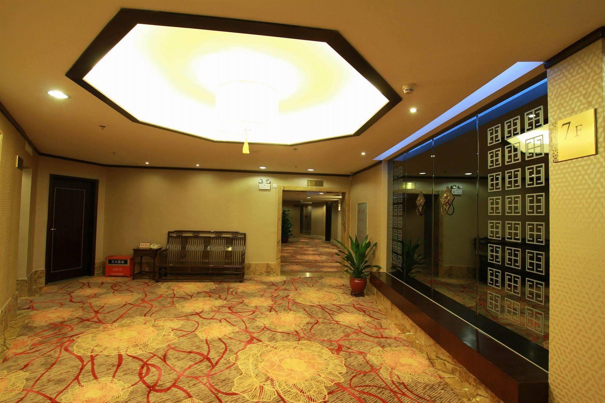 Fortune Hotel Гуанджоу Екстериор снимка