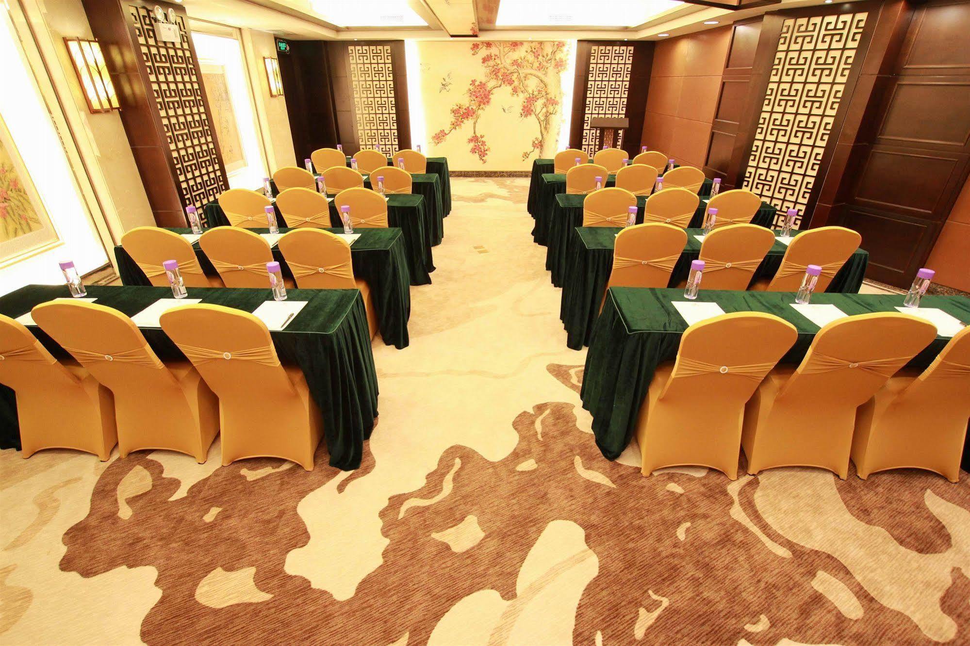 Fortune Hotel Гуанджоу Екстериор снимка